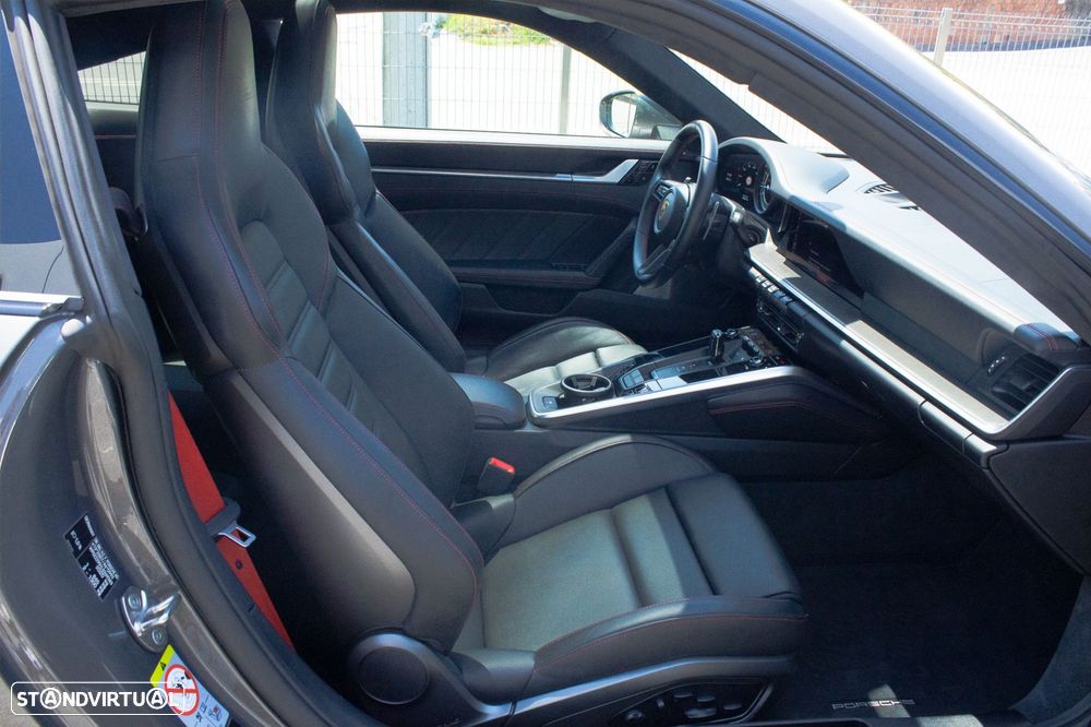 Porsche 911 (992) Turbo S PDK - 39