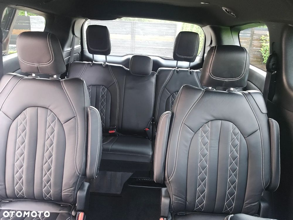 Chrysler Pacifica - 13