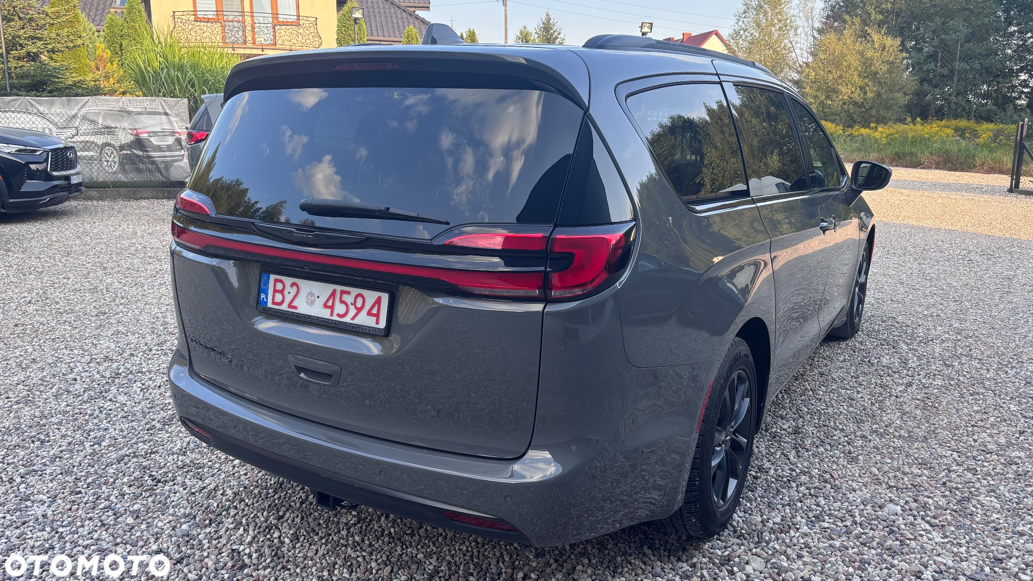 Chrysler Pacifica - 3