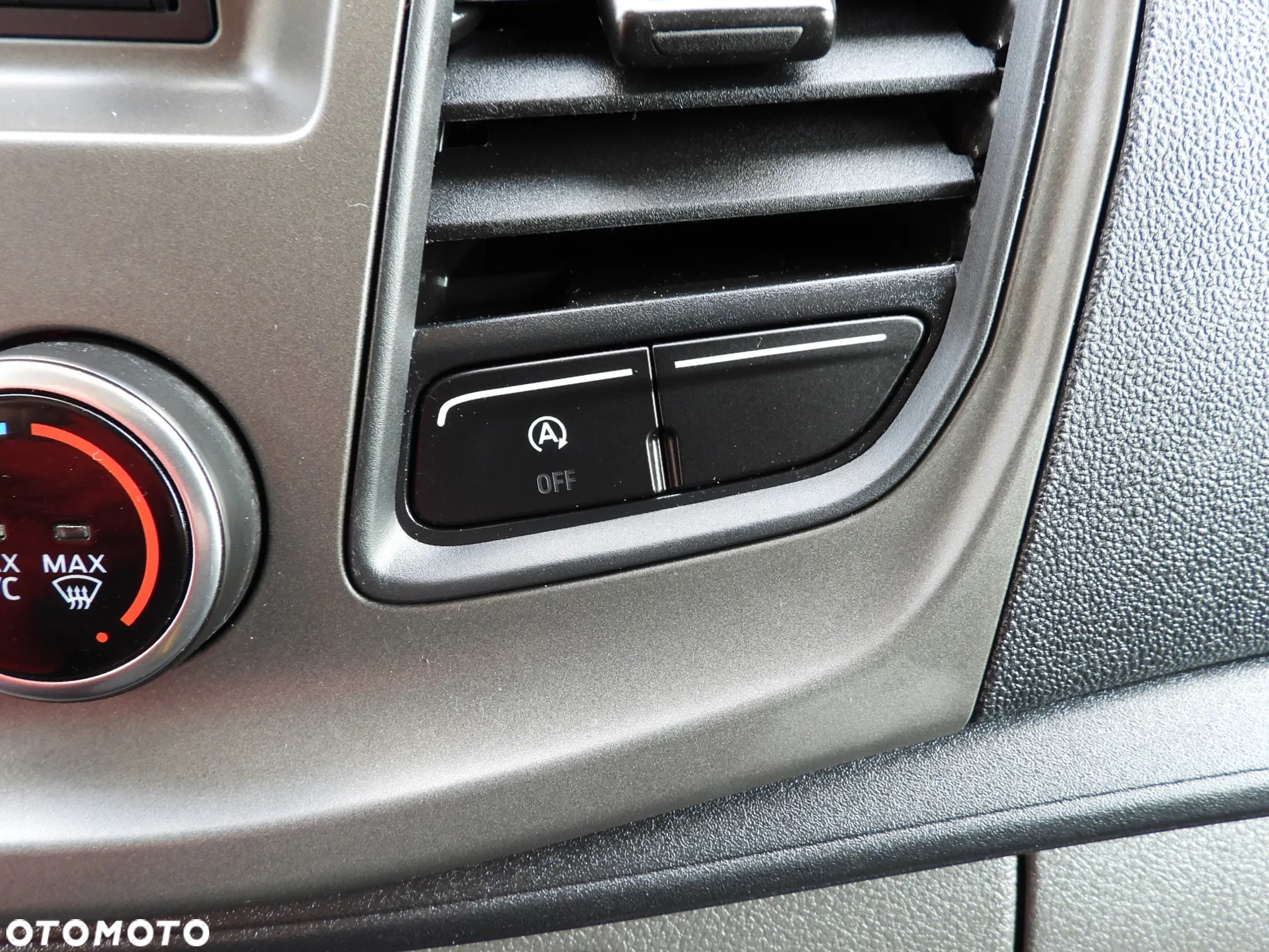 Ford TRANSIT  FURGON TEMPOMAT LEDY KLIMATYZACJA 130KM [ U82455 ] - 36