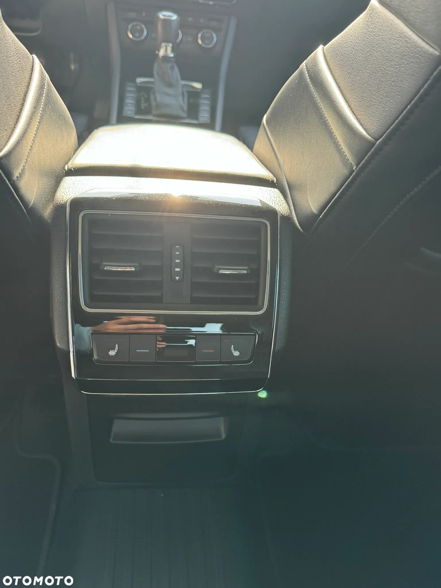 Skoda Superb 2.0 TDI L&K DSG - 14