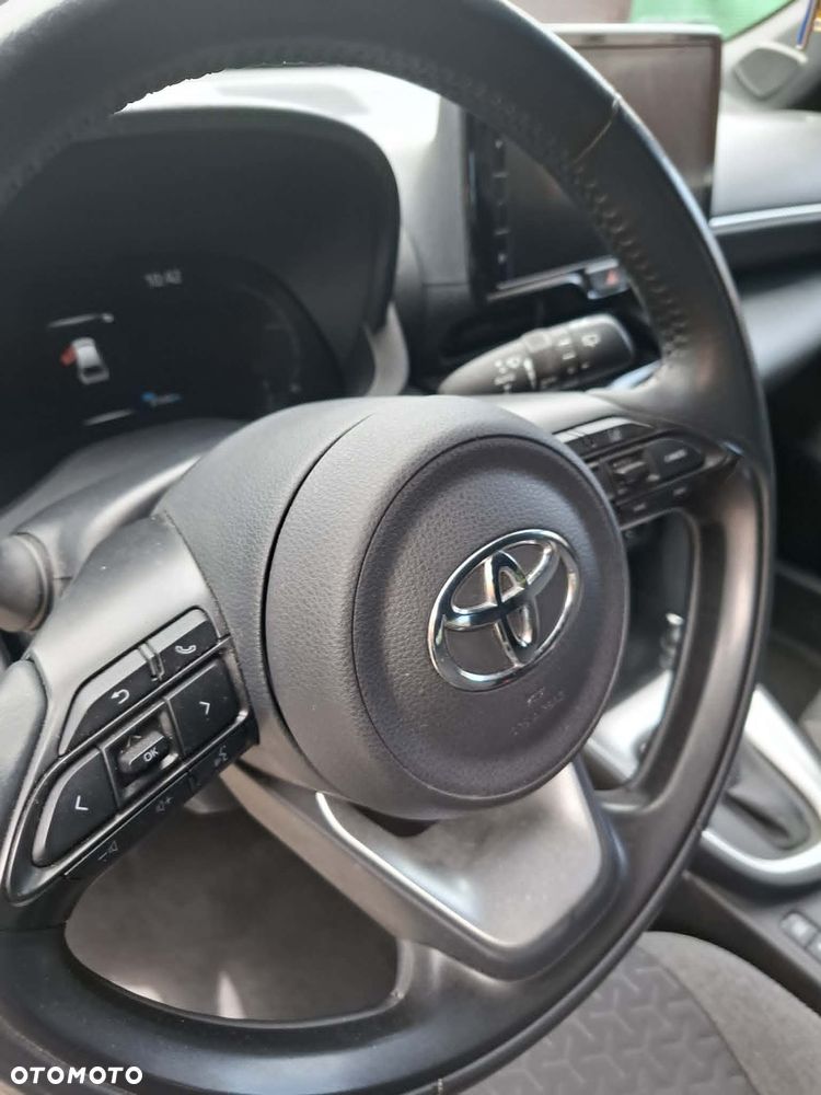 Toyota Yaris Cross Hybrid 1.5 Comfort 4x4 - 17