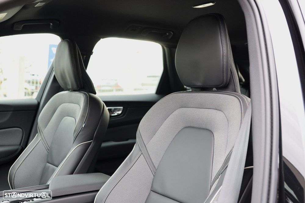 Volvo XC 60 2.0 T6 PHEV Black Edition AWD - 8