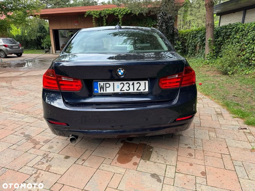 BMW Seria 3 318d - 4