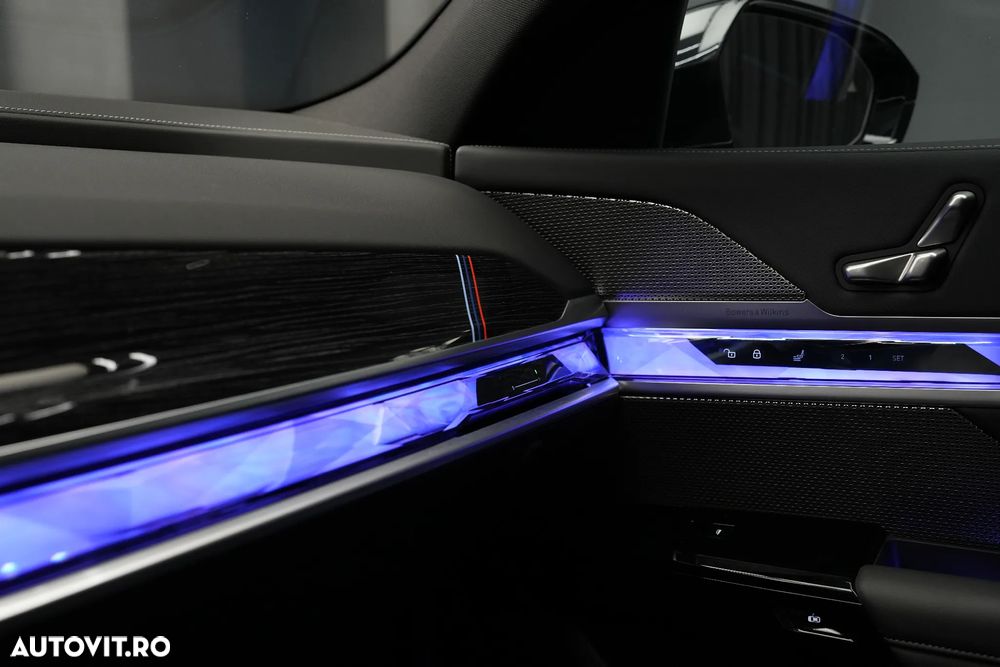 BMW Seria 7 740d xDrive MHEV - 28