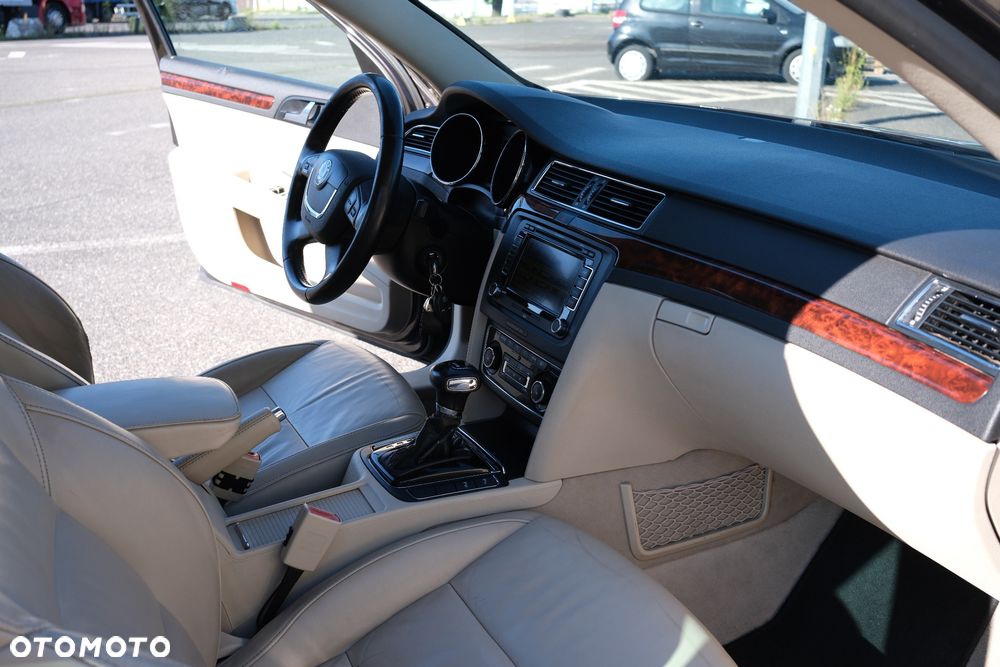 Skoda Superb 2.0 TDI Elegance DSG - 35