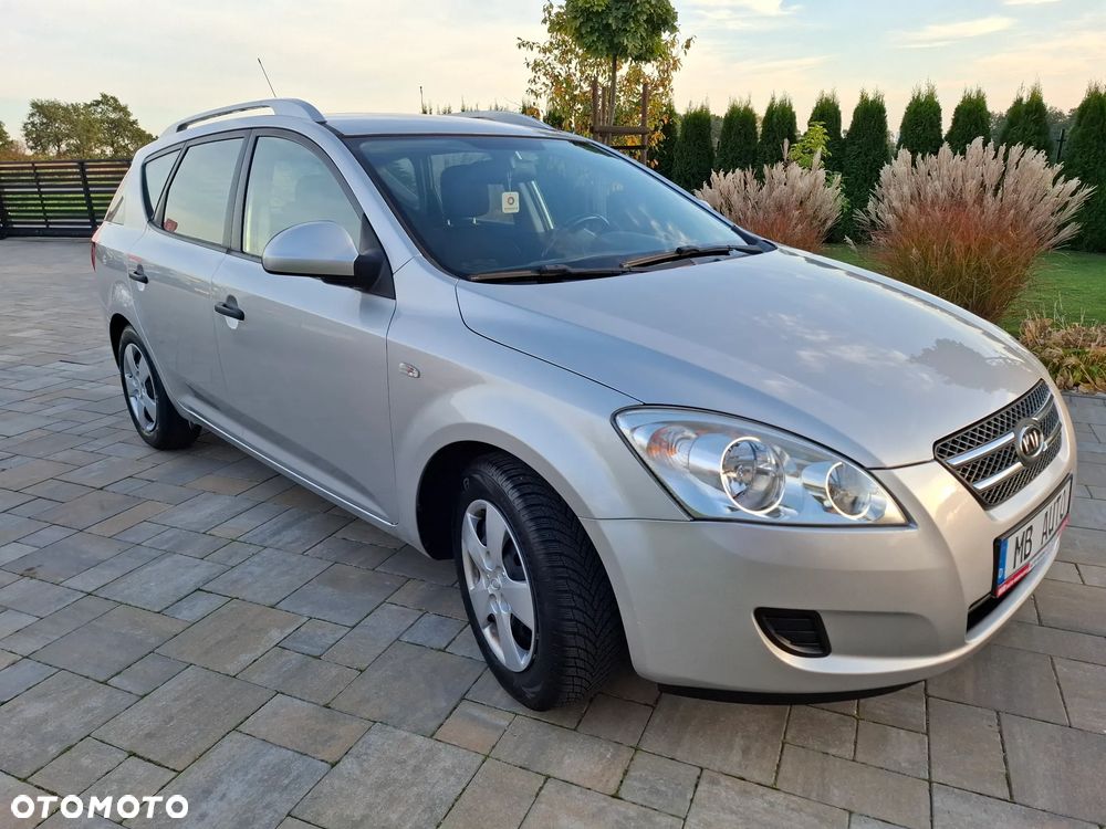 Kia Ceed - 25