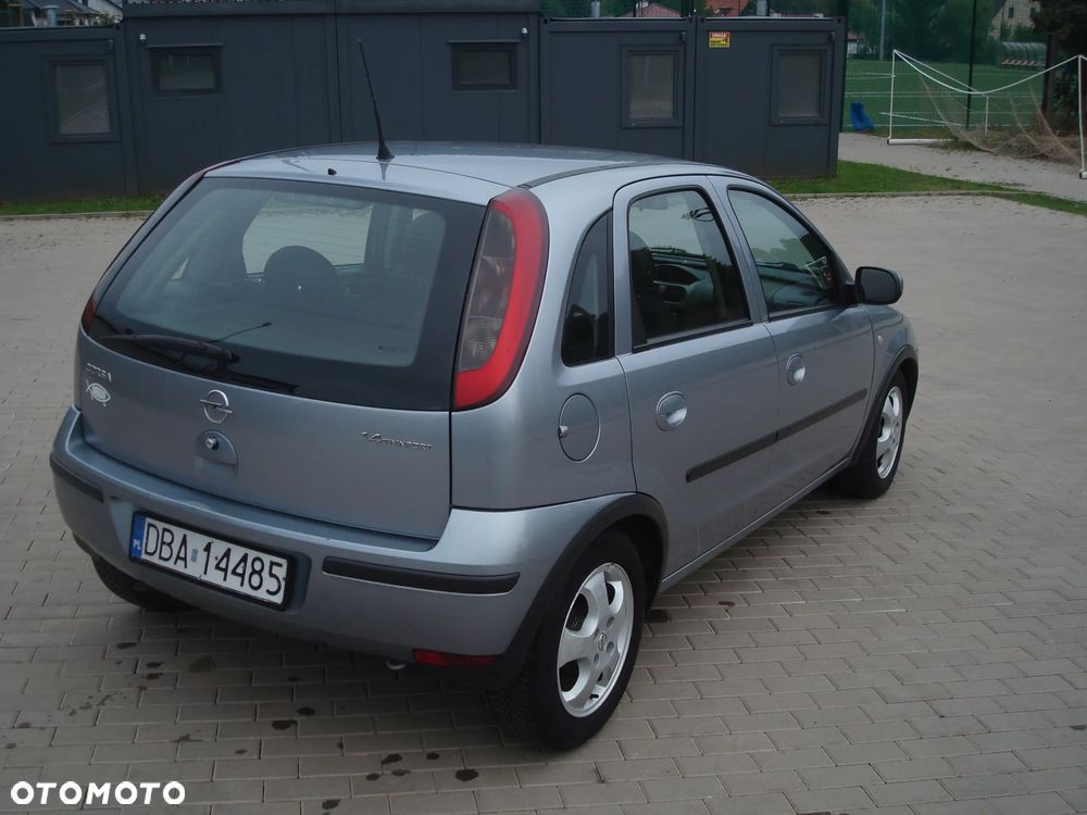 Opel Corsa 1.4 16V Cosmo - 13