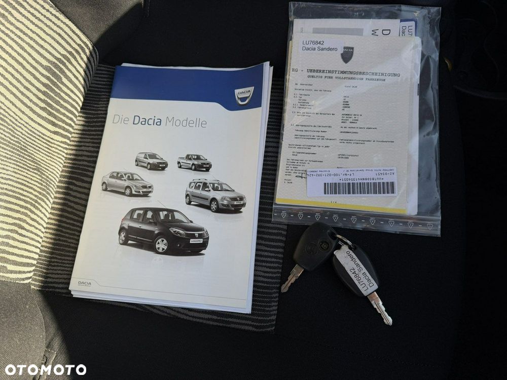 Dacia Sandero 1.2 16V - 25