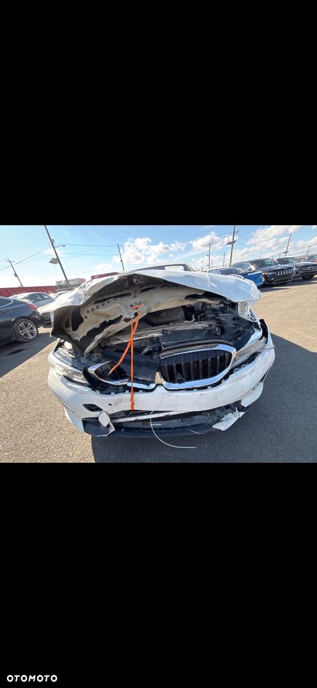 BMW Seria 3 330i xDrive Sport Line - 33