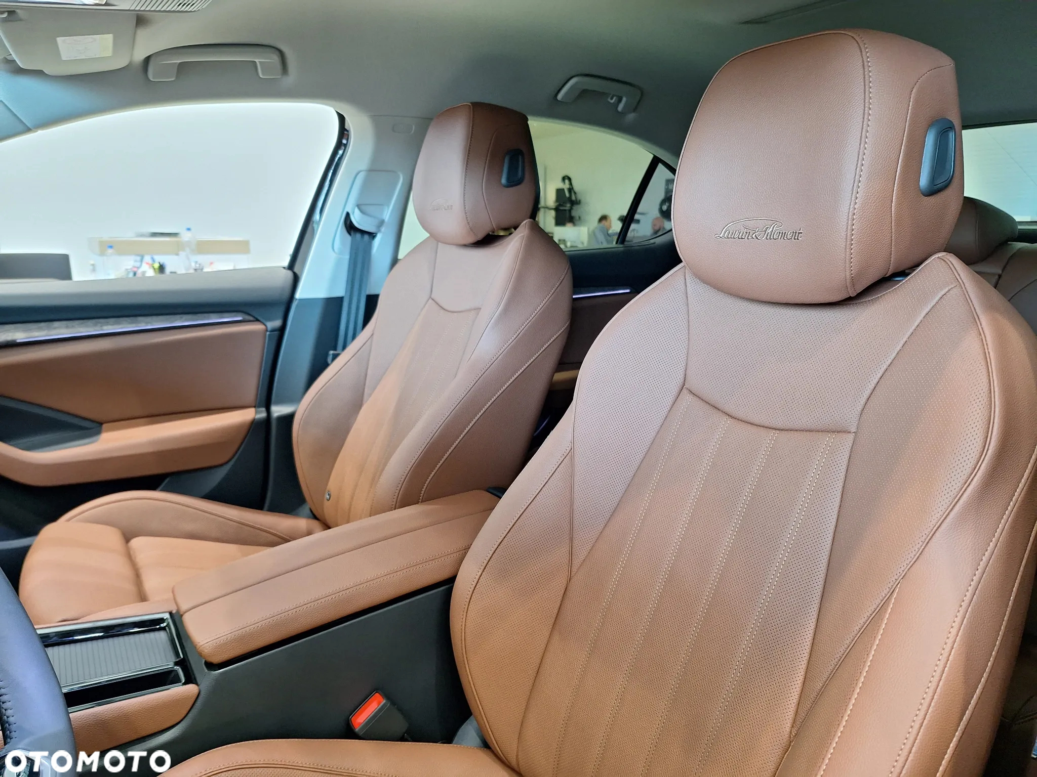 Skoda Superb 2.0 TDI SCR 4x4 L&K DSG - 9