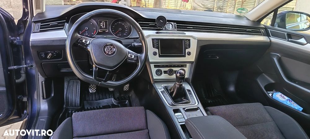 Volkswagen Passat 1.6 TDI (BlueMotion Technology) Comfortline - 12