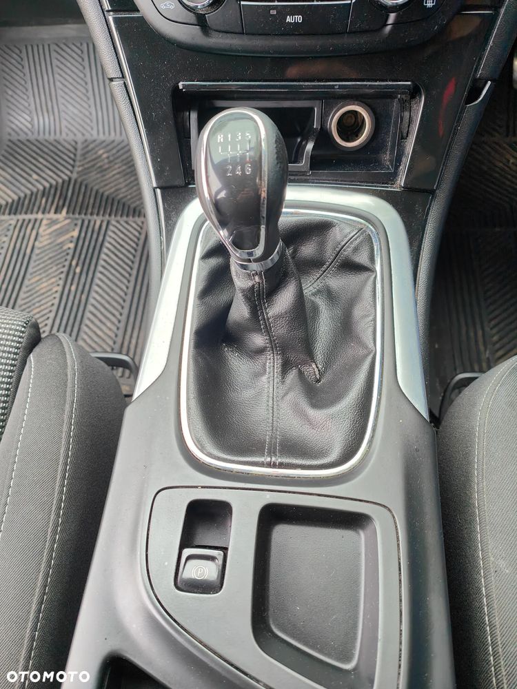 Opel Insignia - 17