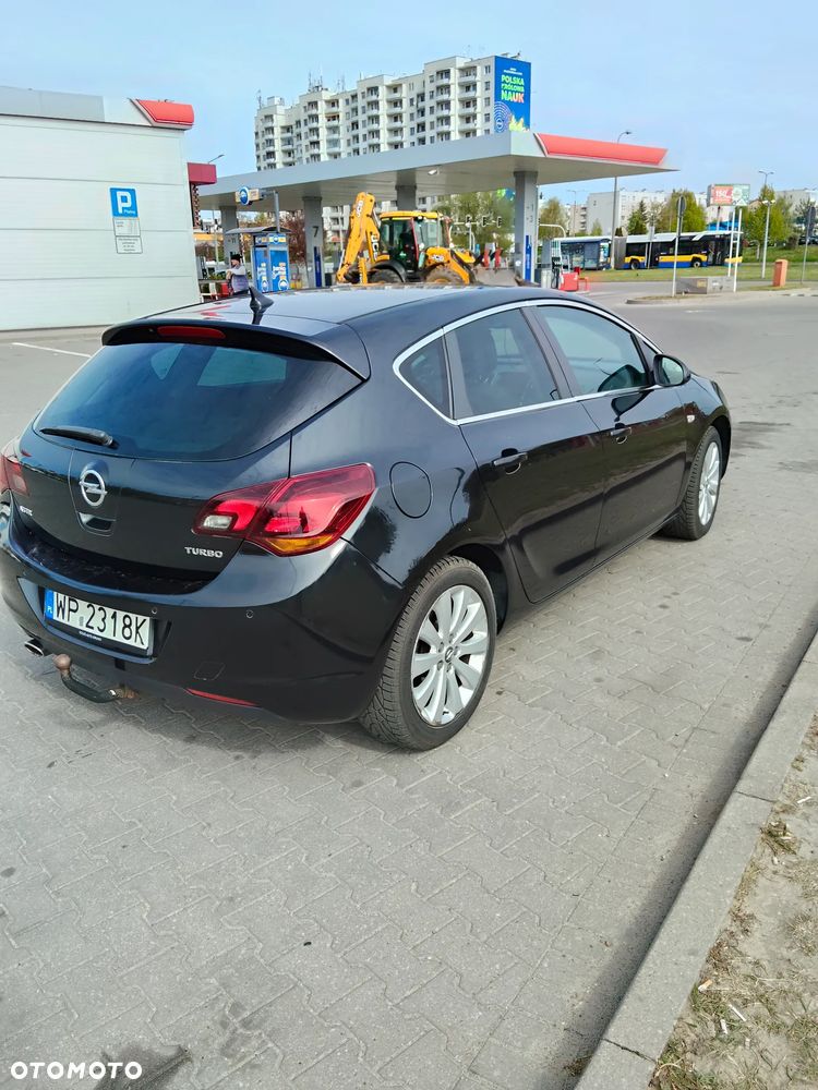 Opel Astra 1.4 T Cosmo - 3