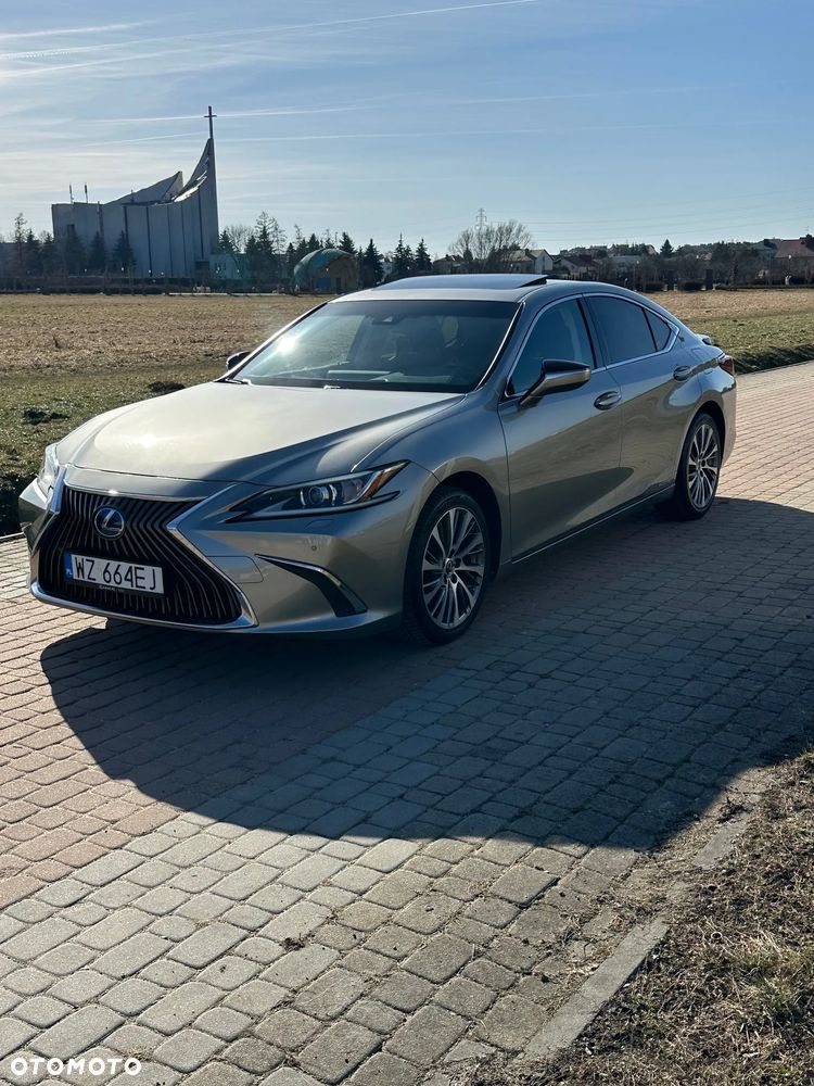 Lexus ES 300h Business Edition + - 6