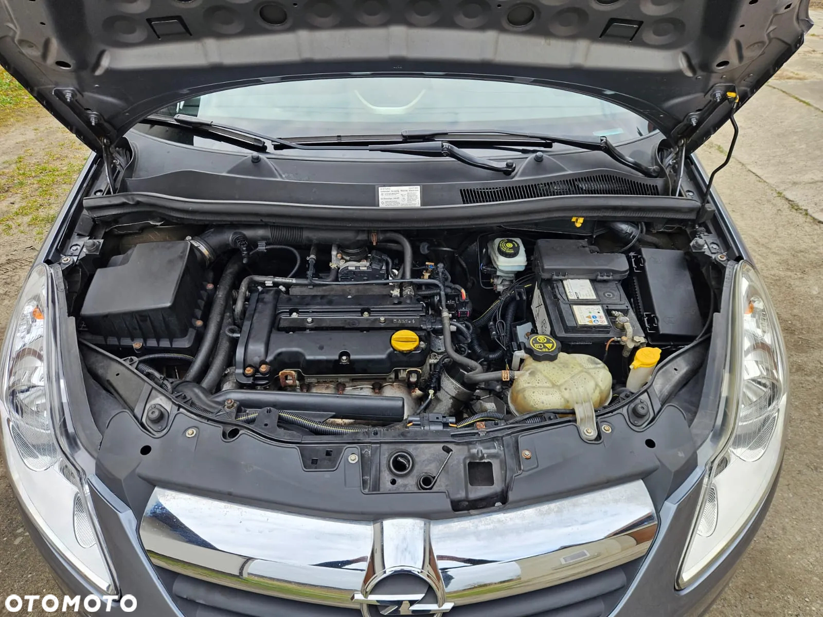Opel Corsa 1.4 16V - 20
