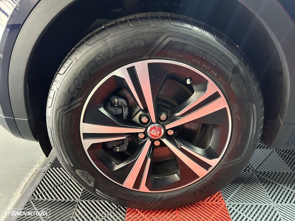 Jaguar E-Pace 1.5 P300e R-Dynamic HSE AWD Aut. - 18