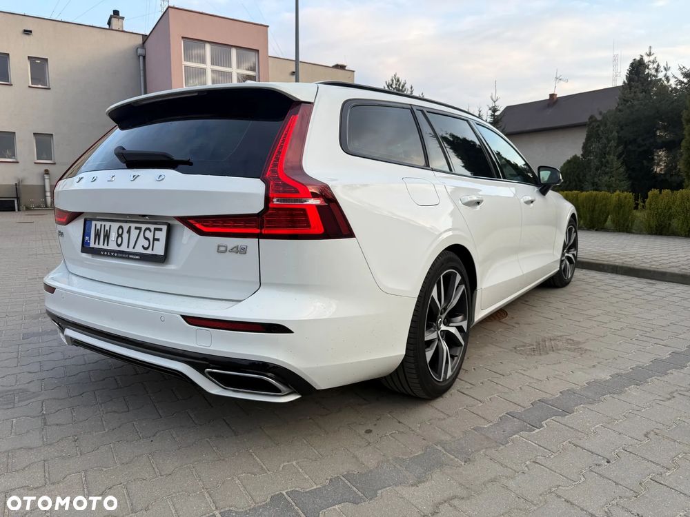 Volvo V60 D4 R-Design - 6