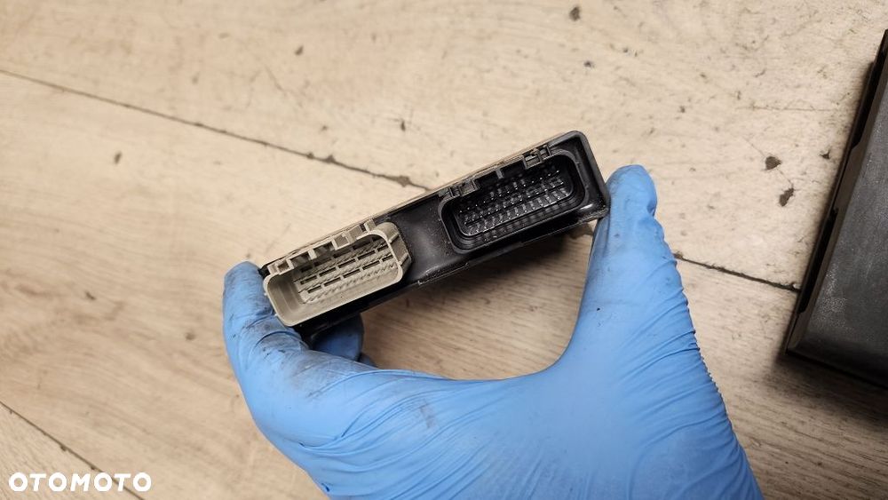 Sterownik silnika ECU Kawasaki ZX10R (2011) 21175-0326  F8TG0371 - 7