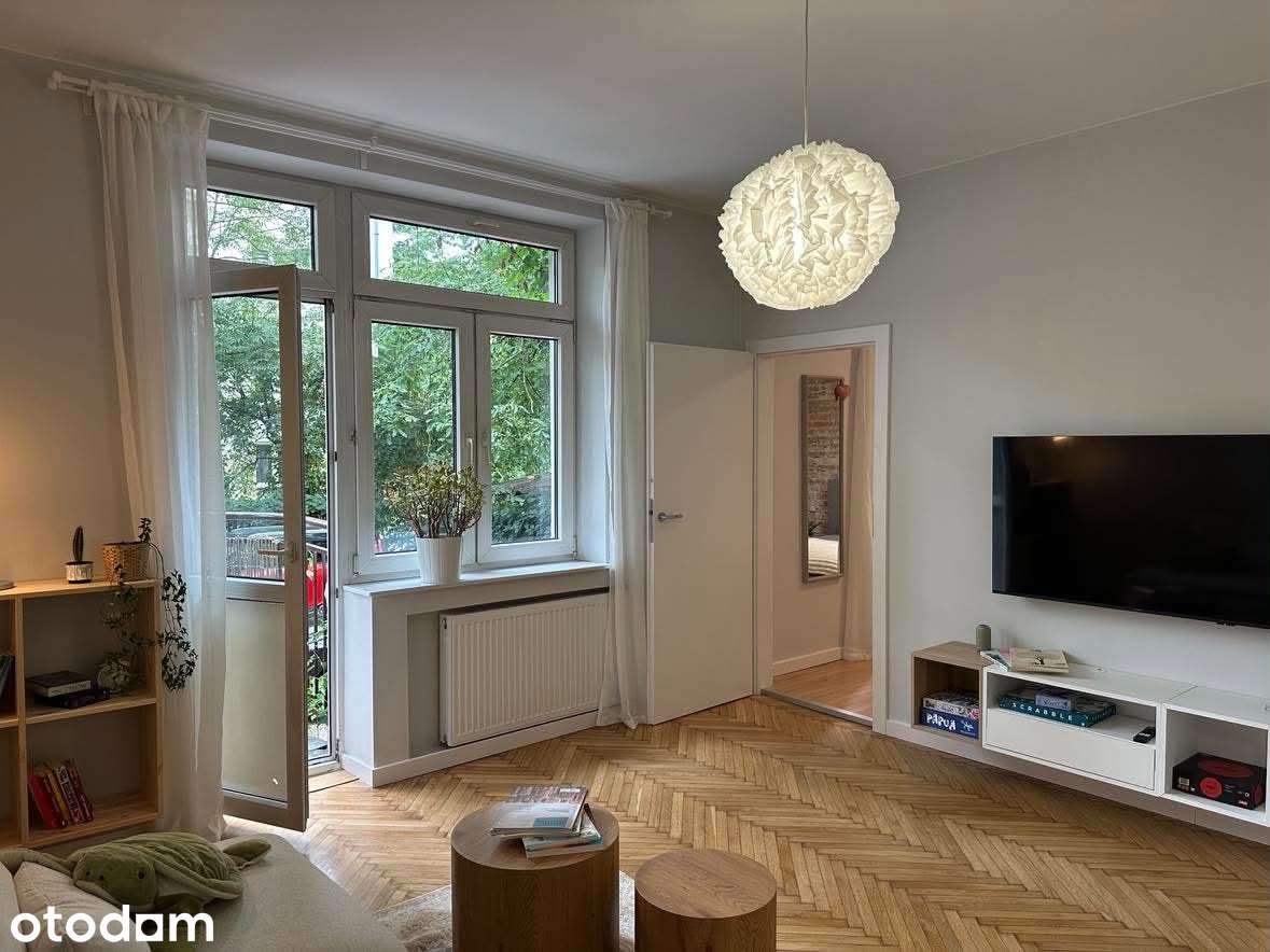 Klimatyczne 2 pokoje w modernistycznej kamienicy