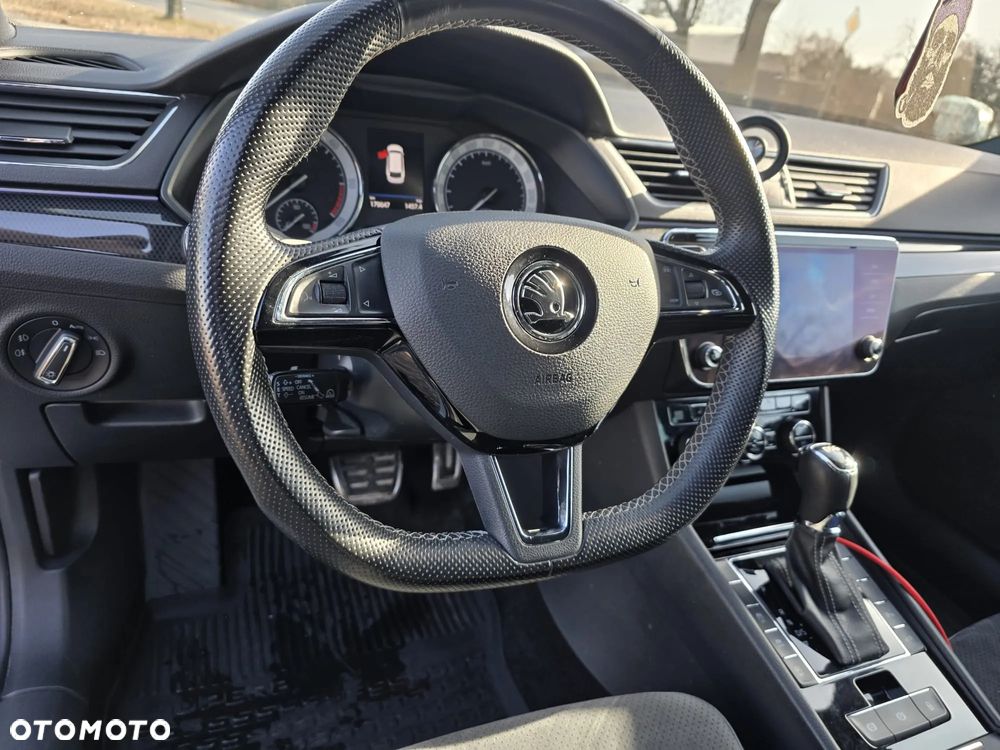 Skoda Superb 2.0 TDI Sportline DSG - 21