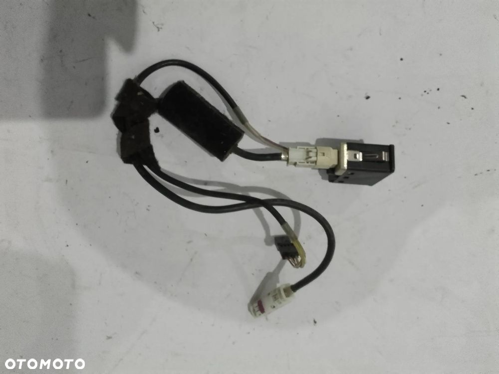 Wiązka AUX USB BMW E60 E90 E91 9129651 - 1