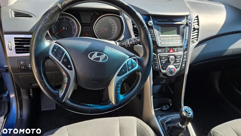 Hyundai i30 1.6 CRDi Classic + - 12