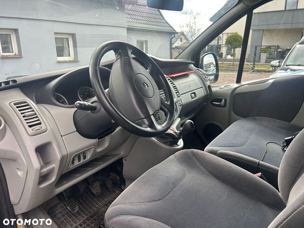 Renault Trafic Grand Passenger Black Edition - 11