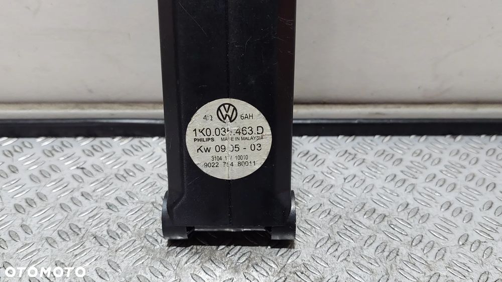WZMACNIACZ GŁOŚNIKÓW VW NR 1K0035463D - 2