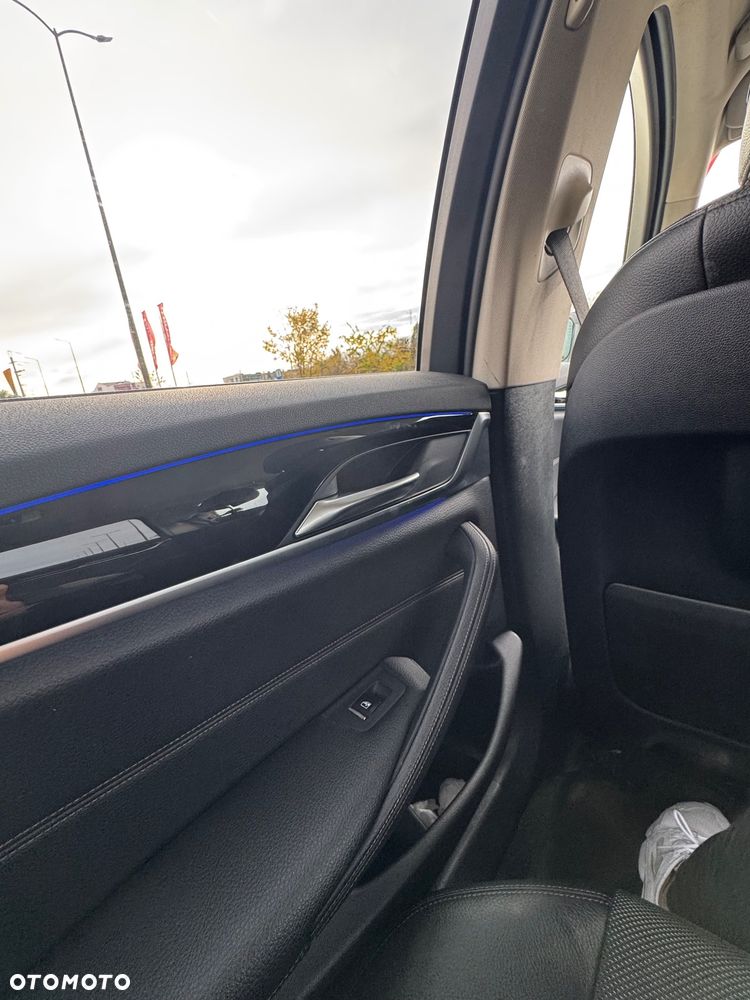 BMW Seria 5 530i Sport Line sport - 12