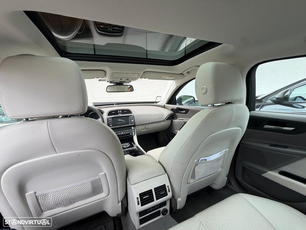 Jaguar XE 2.0 D Prestige Aut. - 11
