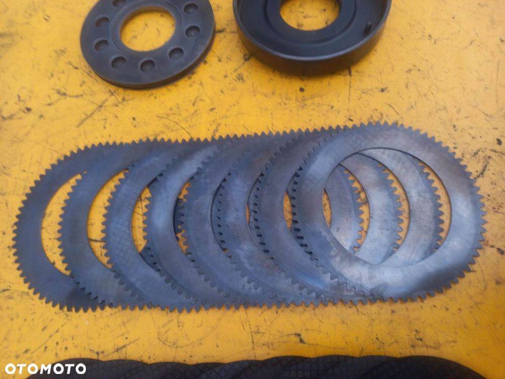 Przedni WOM New Holland T7.230 - 24