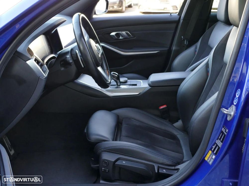 BMW 330 e Pack Desportivo M Auto - 28