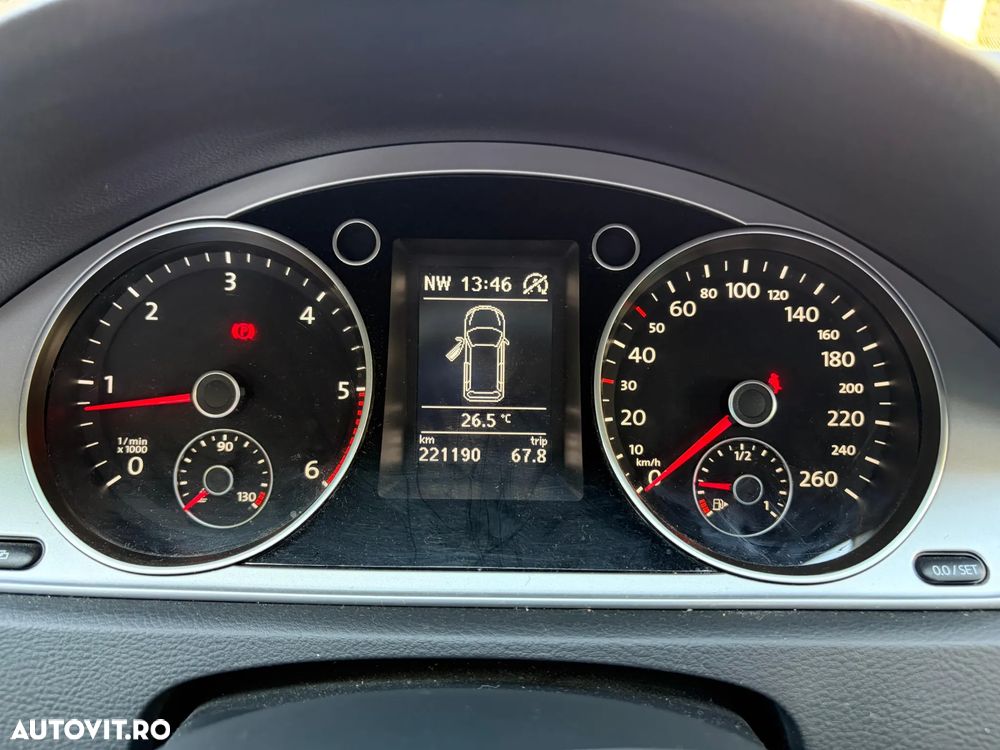 Volkswagen Passat 1.6 TDI BlueMotion Technology Highline - 13