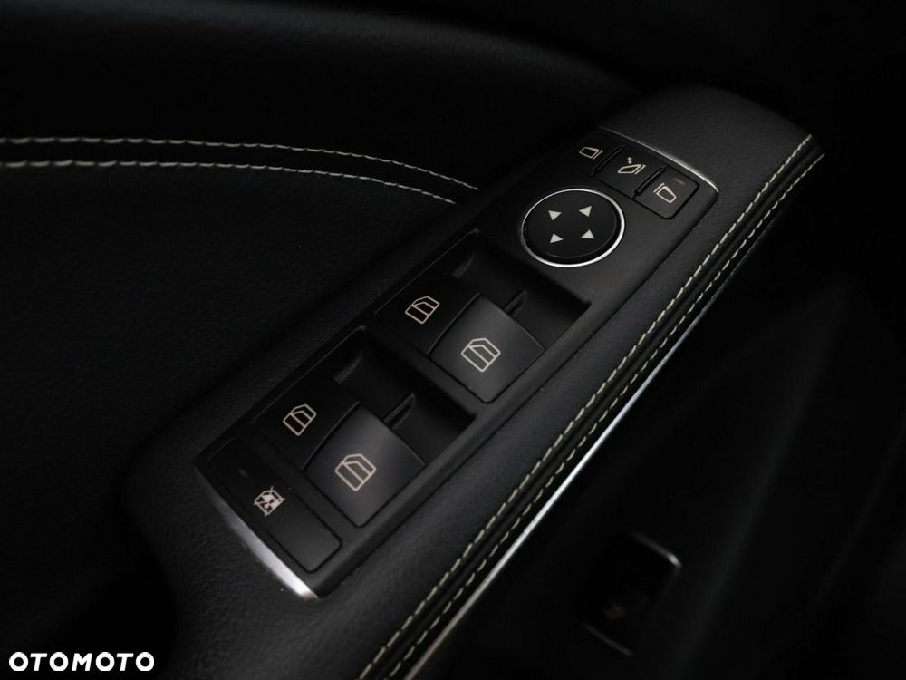Mercedes-Benz CLA 180 Urban - 33