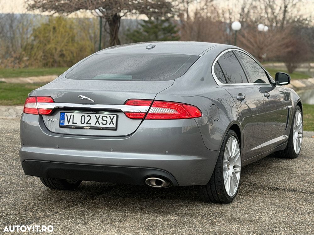 Jaguar XF 2.2 - 4