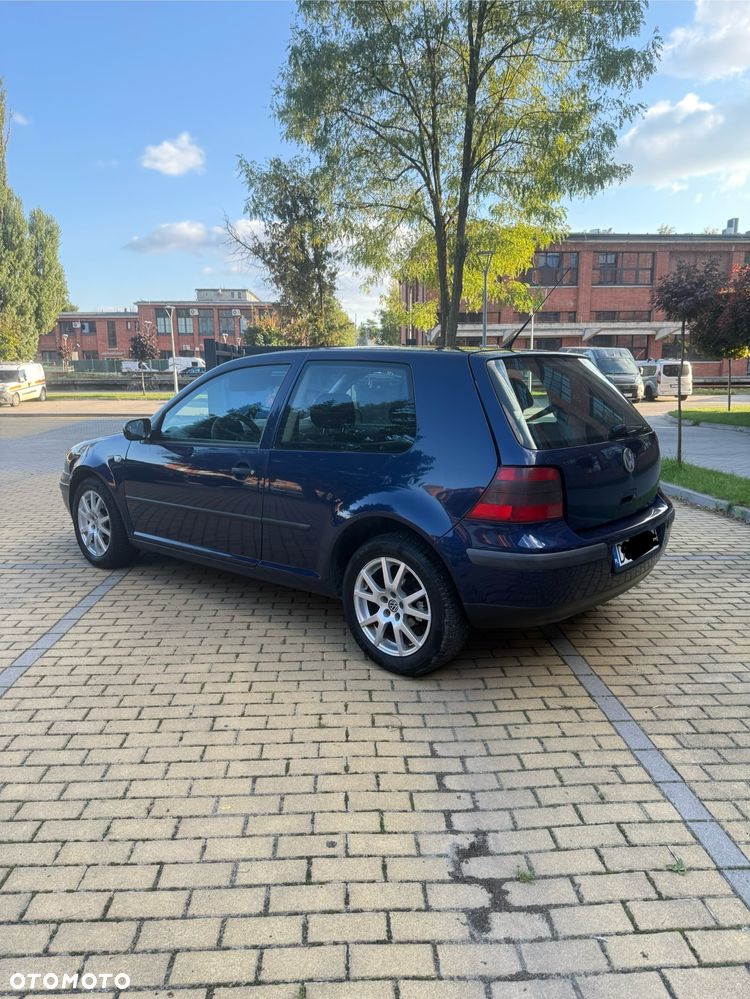Volkswagen Golf 1.9 TDI Q - 9