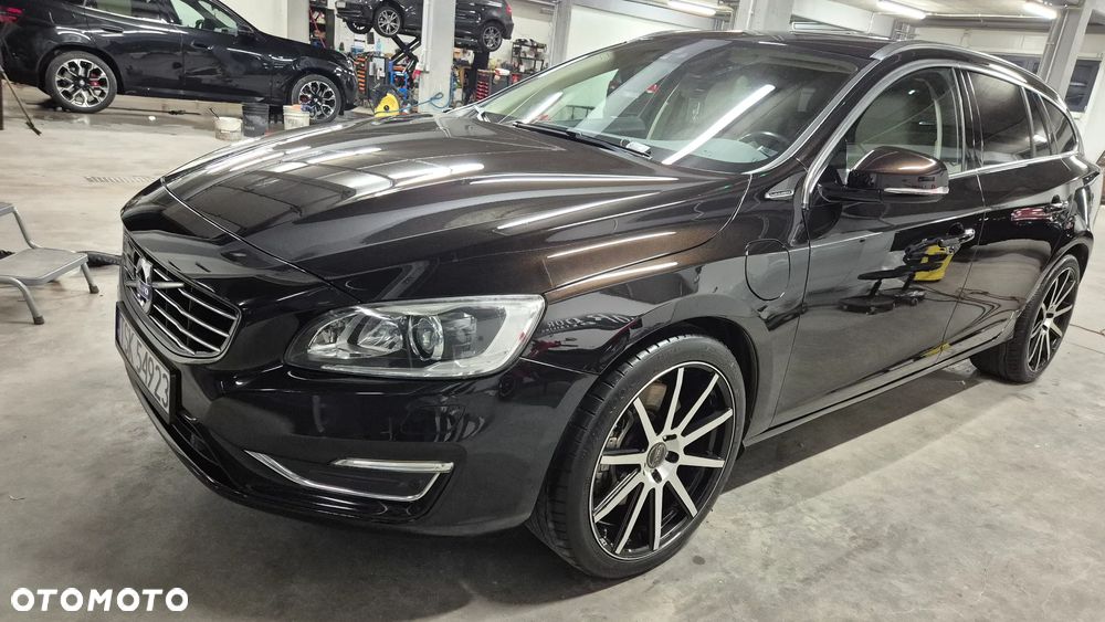 Volvo V60 D6 AWD Plug-in Hybrid Summum - 17