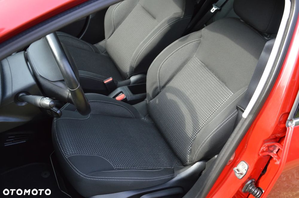 Peugeot 208 - 16