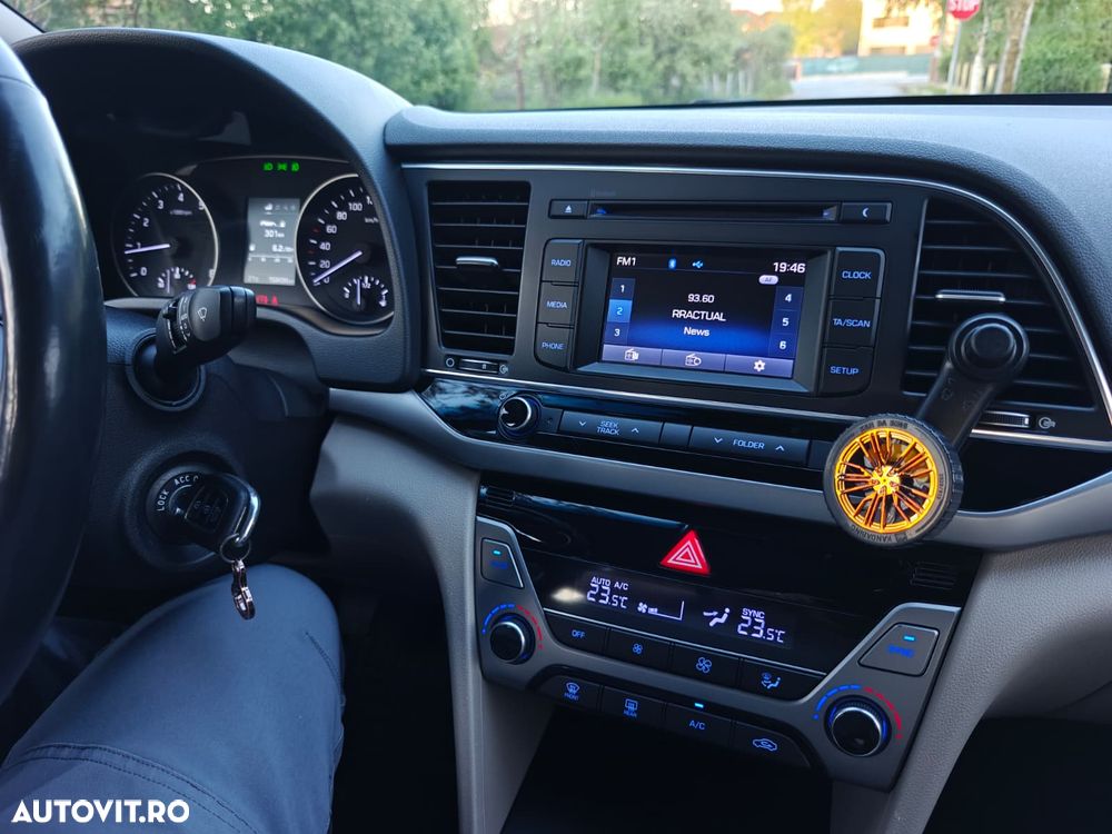 Hyundai Elantra 1.6 MPi Exclusive - 7