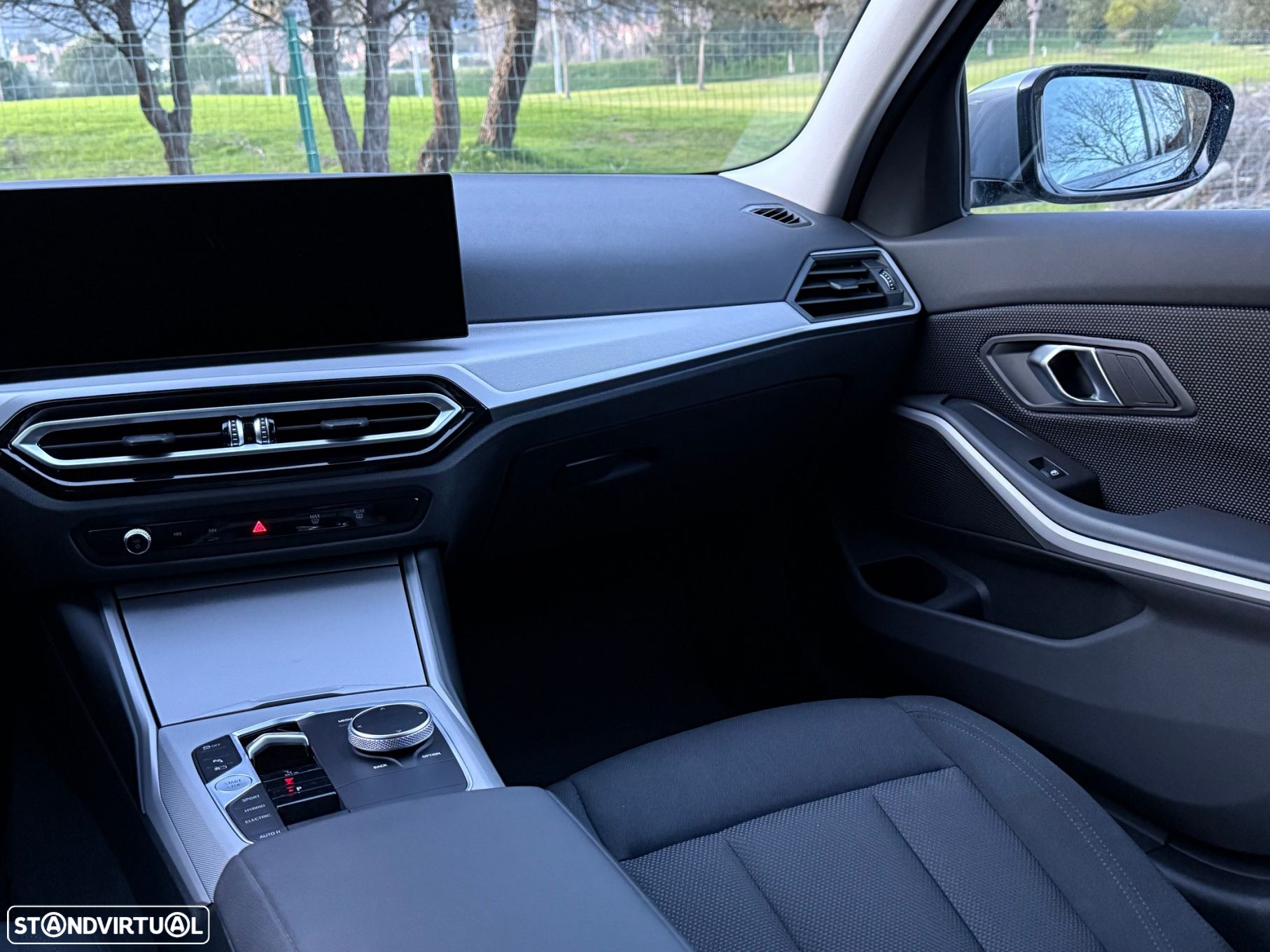 BMW 320 e Touring Corporate Edition Auto - 28