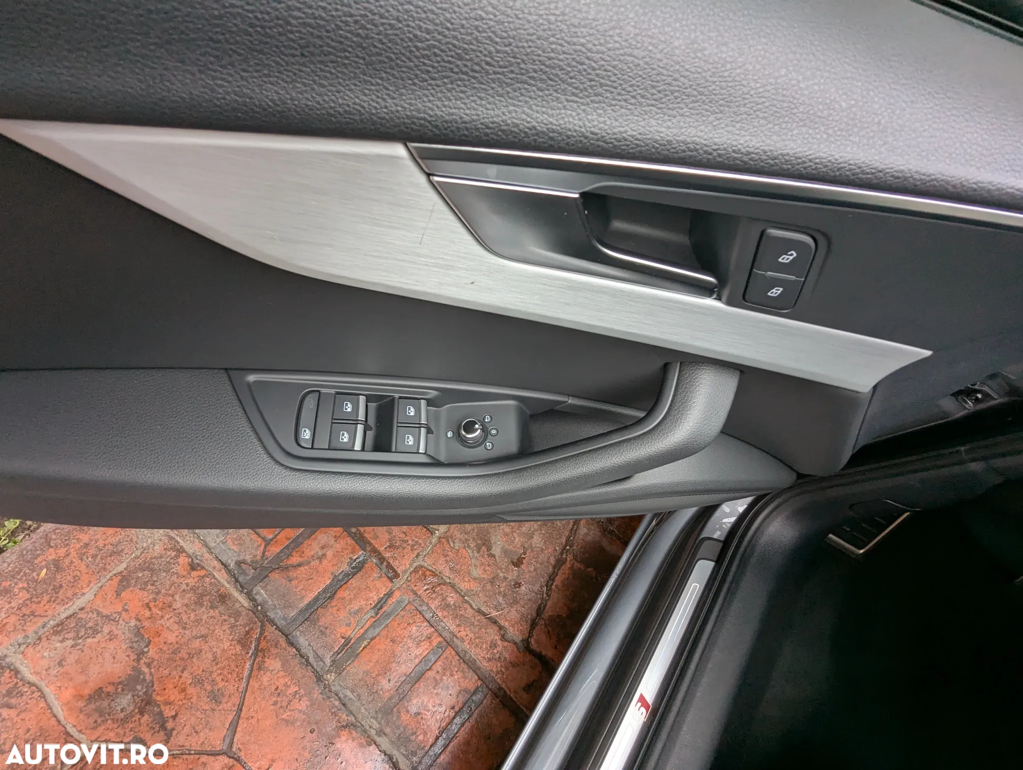 Audi A4 Avant 2.0 TDI quattro S tronic Sport - 32