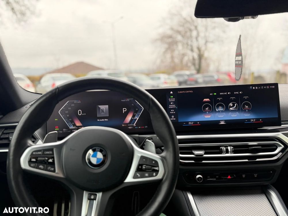 BMW M2 M240i xDrive - 7