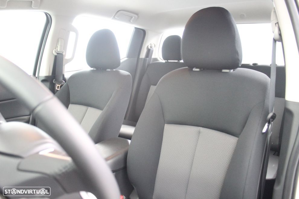 Mitsubishi L200 2.3 DI-D CD Invite 4WD - 25