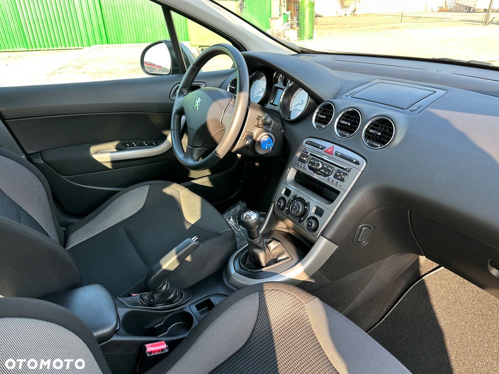 Peugeot 308 120 VTi Millesim 200 - 14