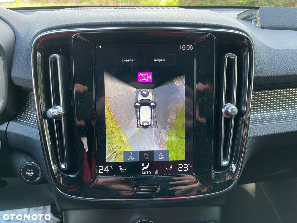 Volvo XC 40 D4 AWD Geartronic R-Design - 32