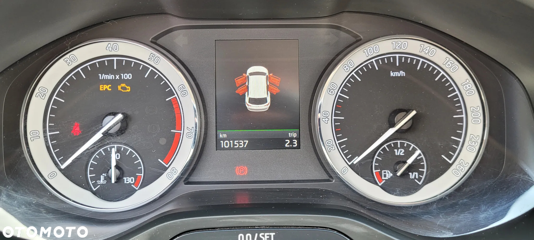 Skoda Karoq 1.5 TSI ACT 4x2 Ambition - 13