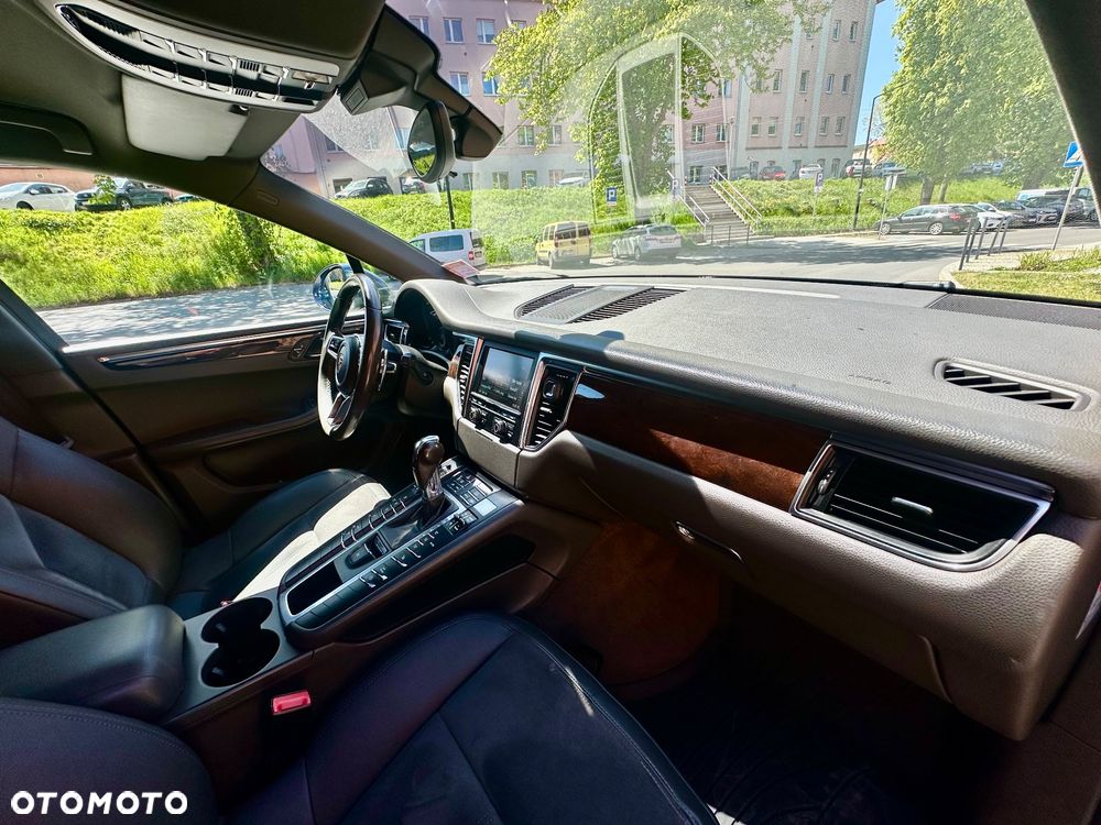 Porsche Macan - 25