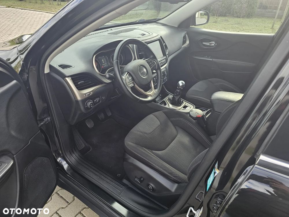 Jeep Cherokee - 14