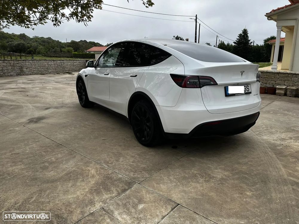 Tesla Model Y Long Range Dual Motor AWD - 4